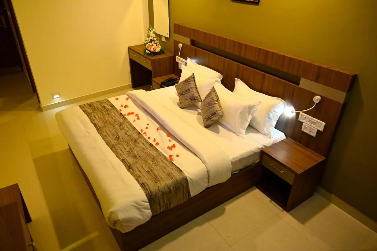 Hotel Alaina Karukachal