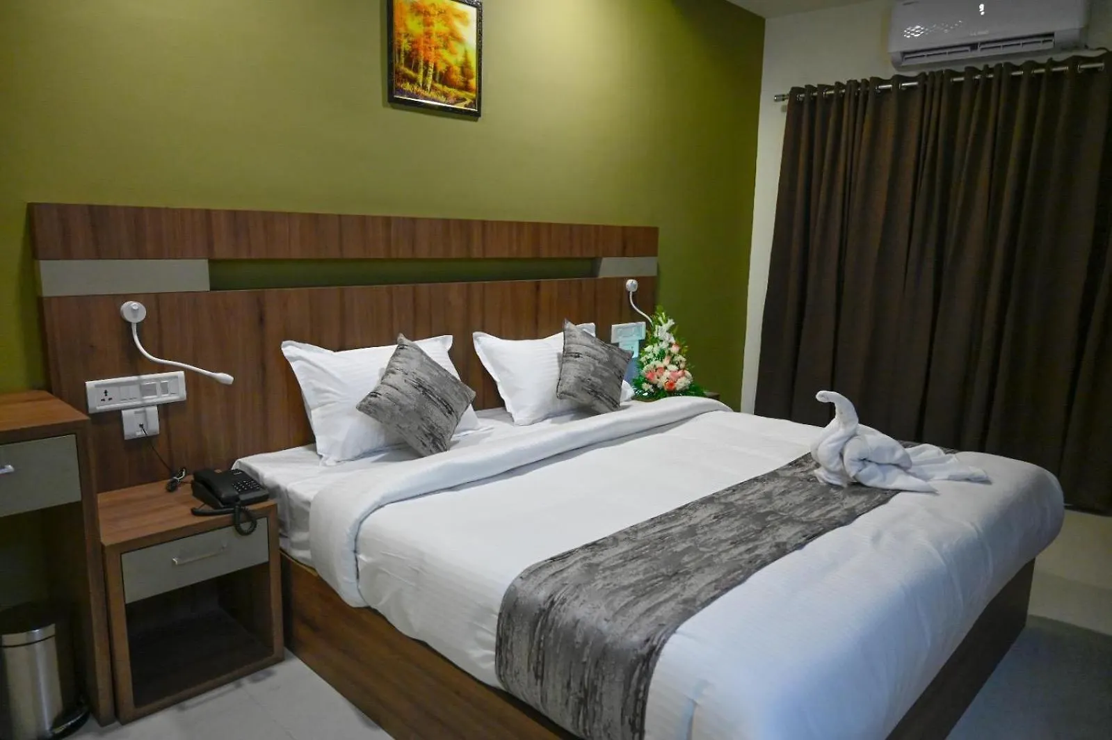 Hotel Alaina Karukachal 3*,